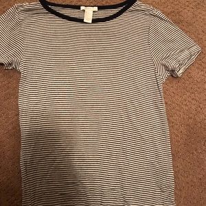 Forever 21 striped t-shirt❤️